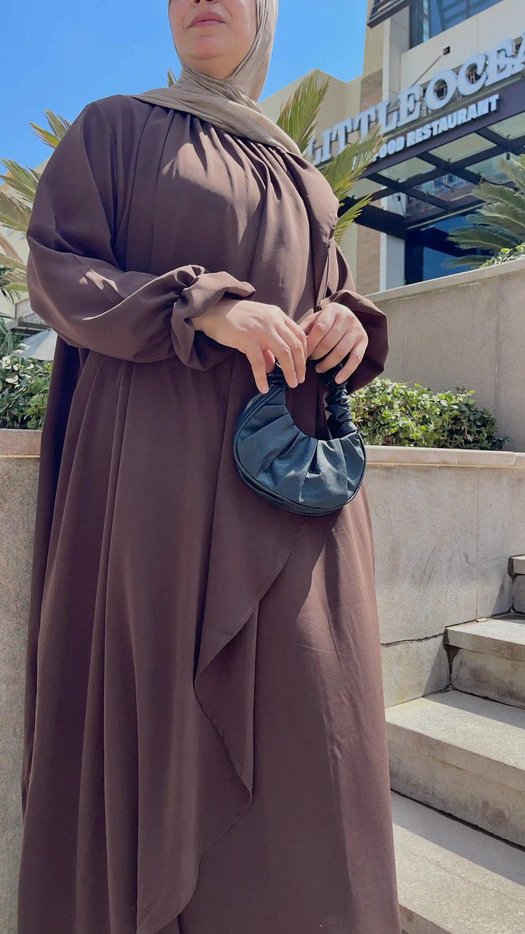 عباية كم وردة