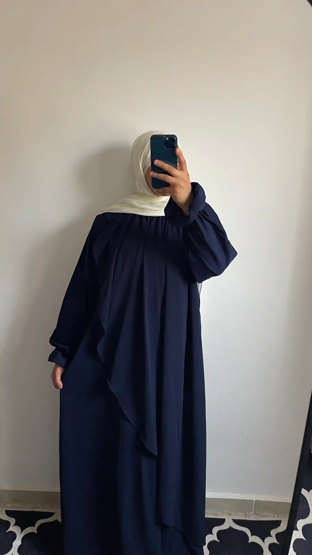 عباية كم وردة