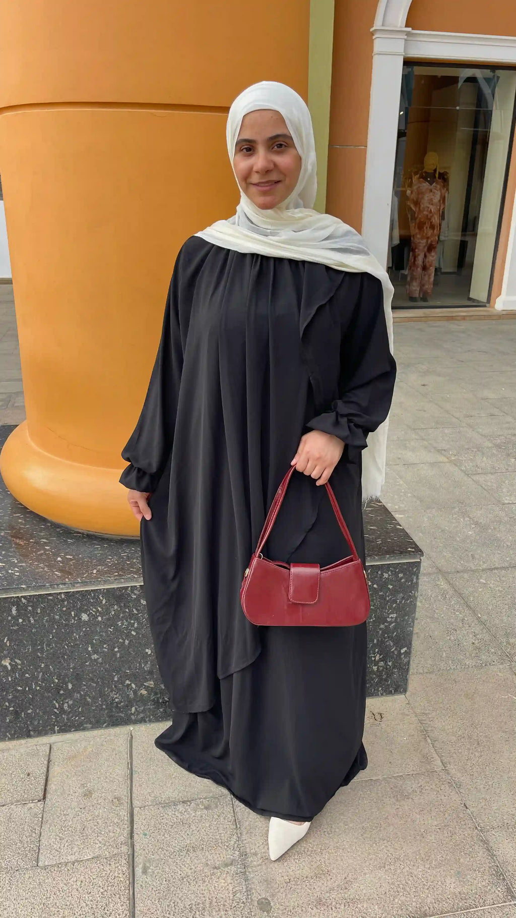 عباية كم وردة